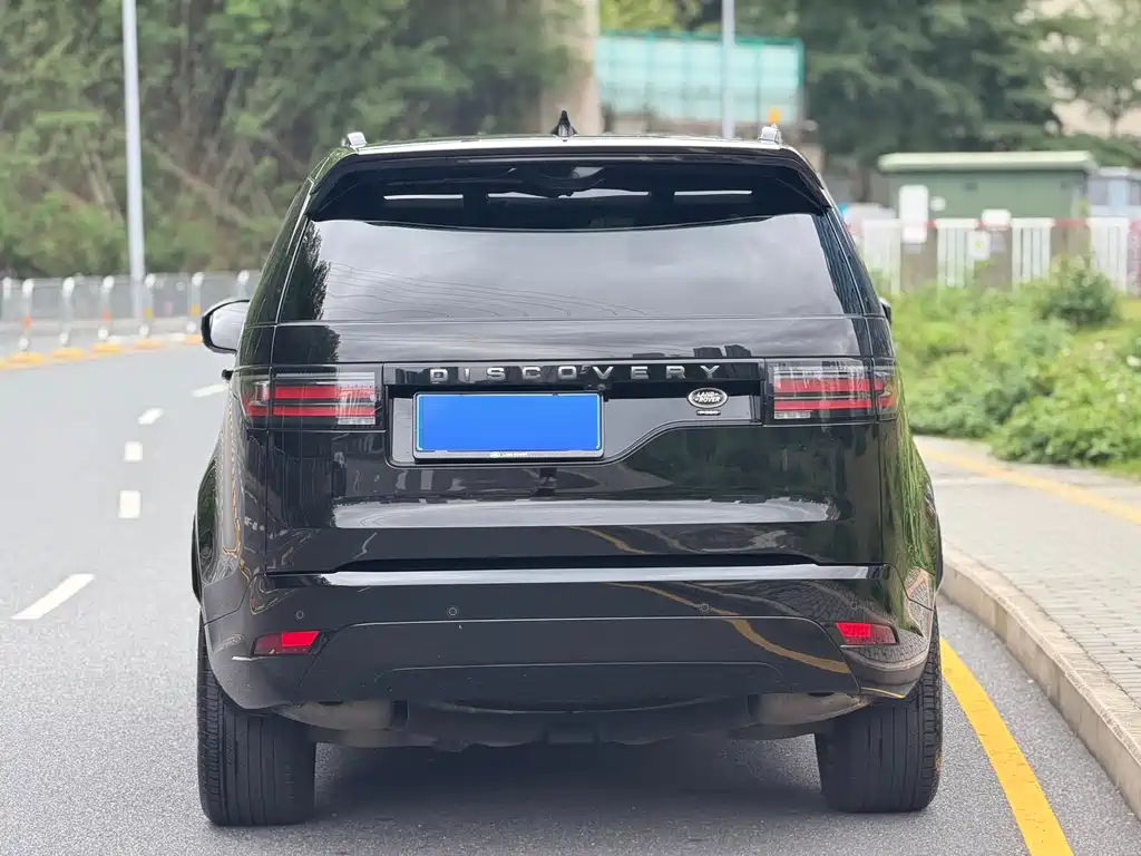 Land Rover Discovery 2022 — фото 16