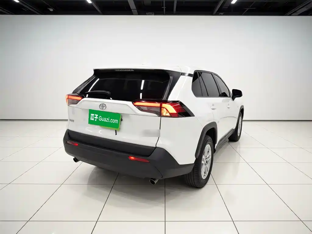 Toyota RAV4 2021