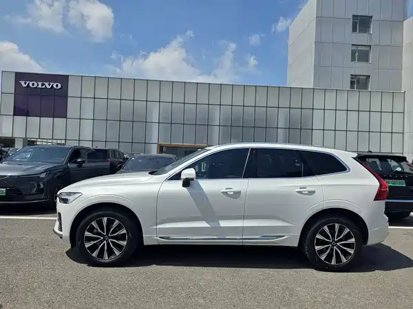 Volvo XC60 2022