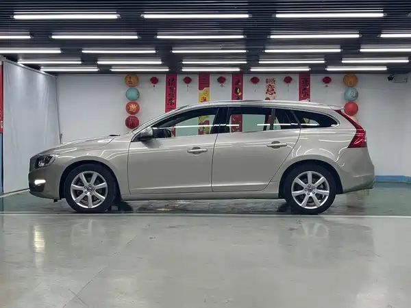 Volvo V60 2017