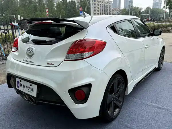 Hyundai Veloster 2012