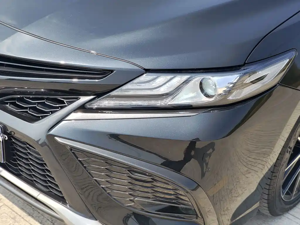 Toyota Camry 2022 — фото 4