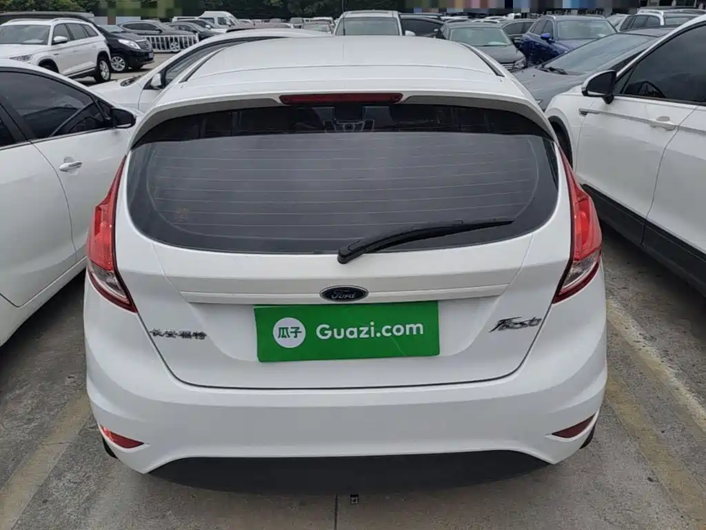 Ford Fiesta 2015 — фото 6