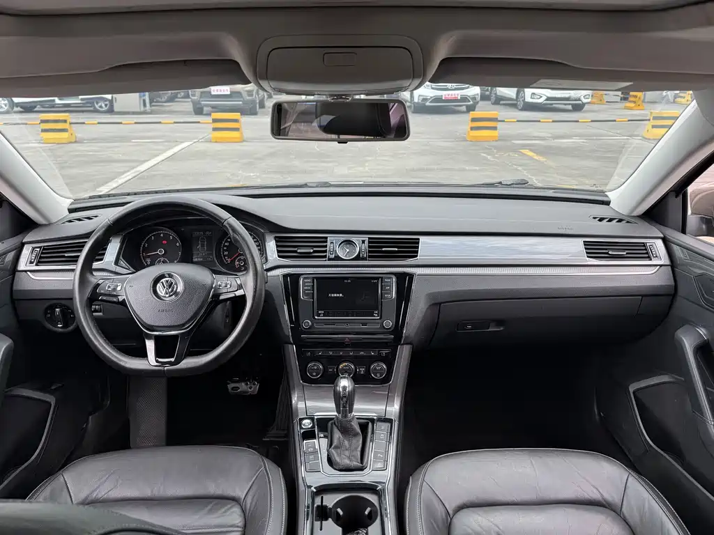 Volkswagen Passat 2017 — фото 9