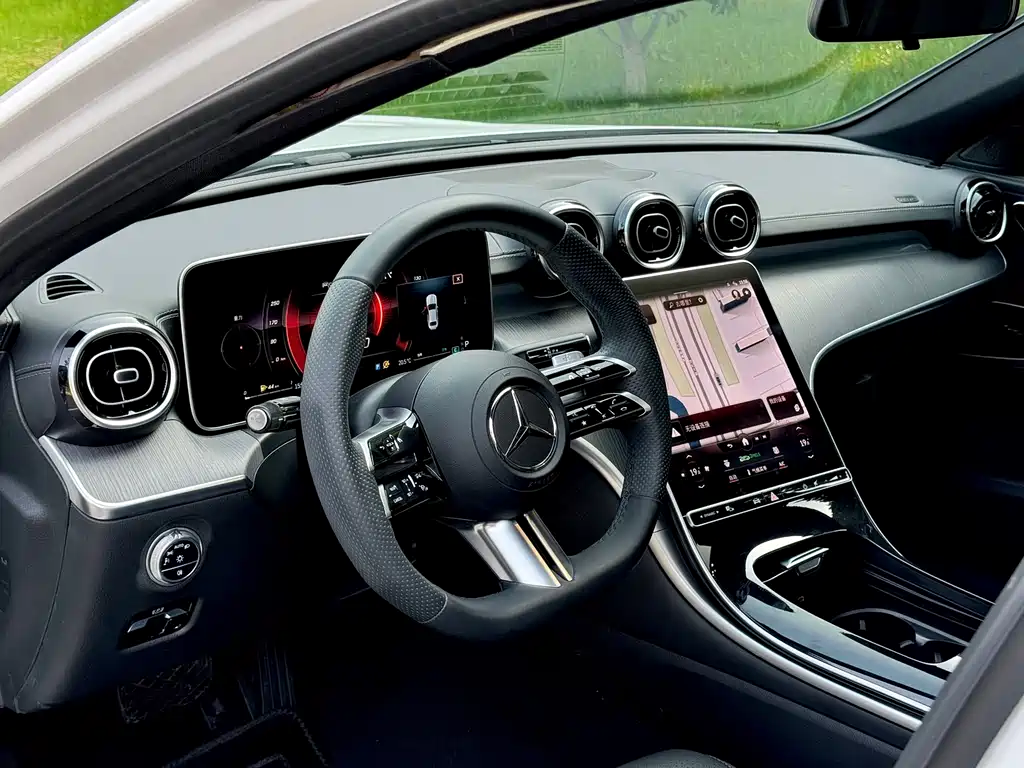 Mercedes-Benz C-Class 2023 — фото 4