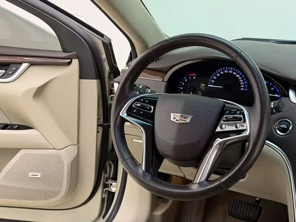 Cadillac XTS 2016 — фото 21