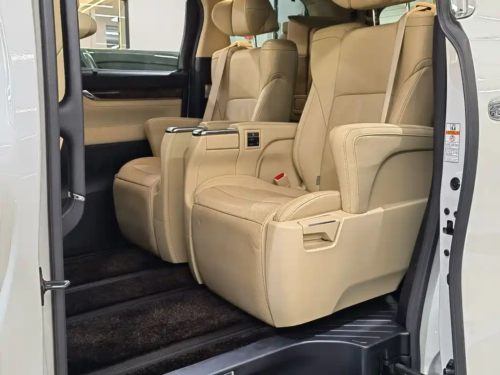 Toyota Alphard 2019 — фото 10