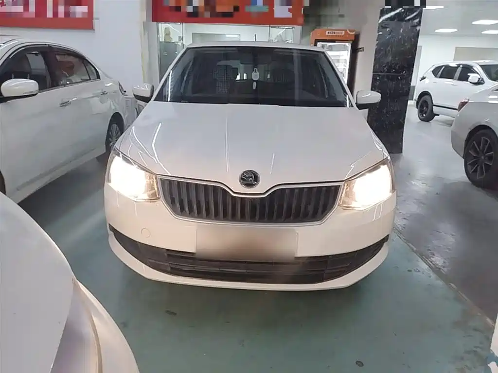 Skoda Fabia 2017 — фото 3