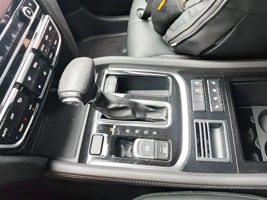 GAC Motor Trumpchi GS8 2017 — фото 14
