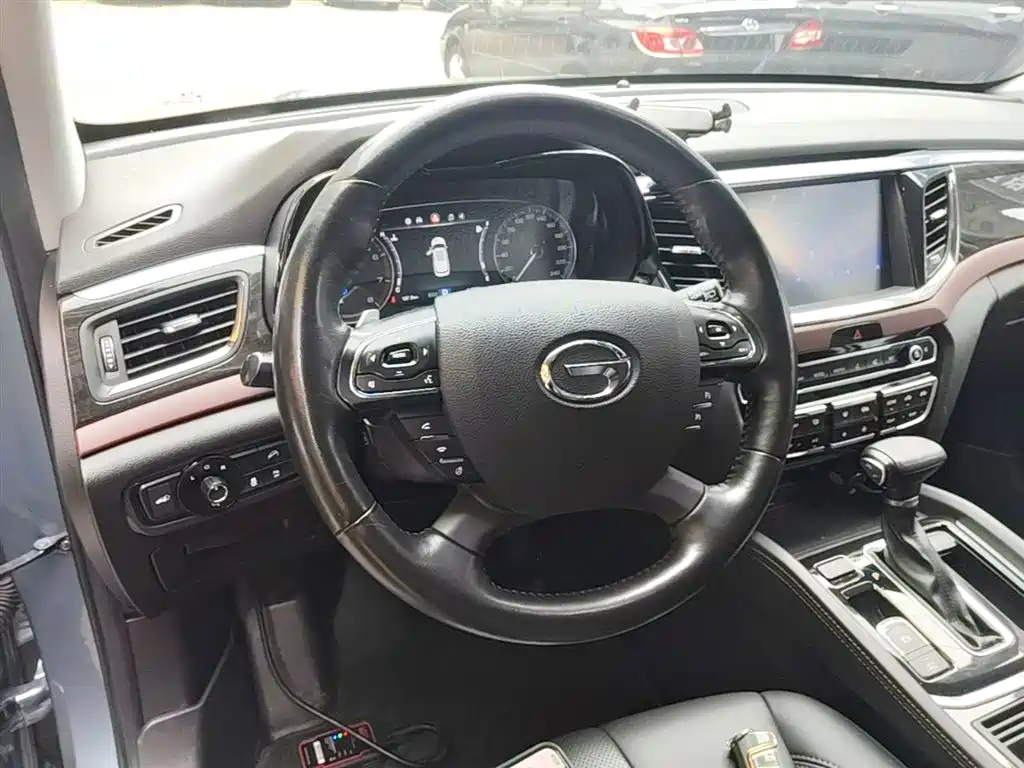 GAC Motor Trumpchi GS8 2017 — фото 11
