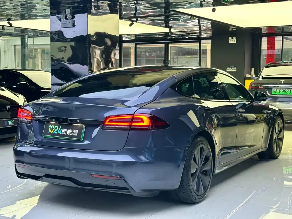 Tesla Model S 2023 — фото 4