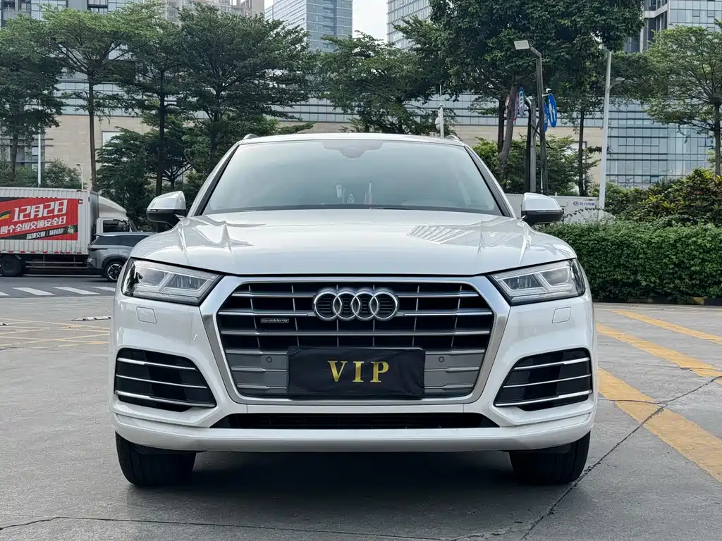 Audi Q5L 2019 — фото 2