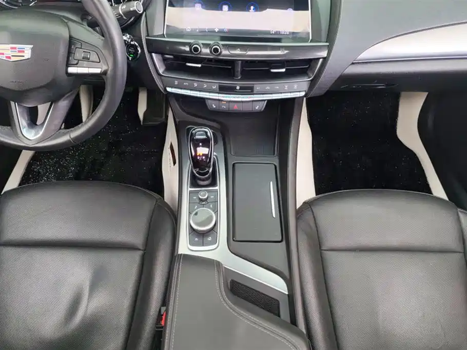 Cadillac CT5 2021 — фото 16