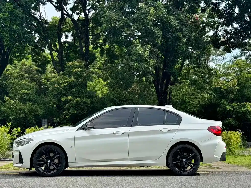 BMW 1 Series 2023