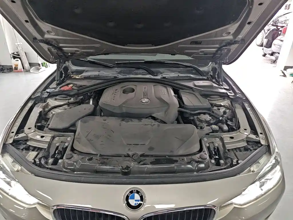 BMW 3 Series 2017 — фото 10