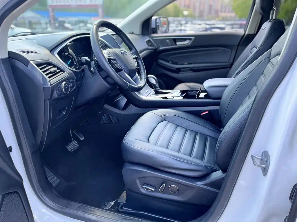 Ford Edge 2019 — фото 14
