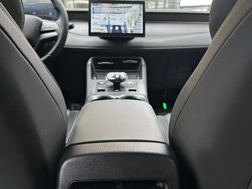 BYD Qin PLUS 2025 — фото 12