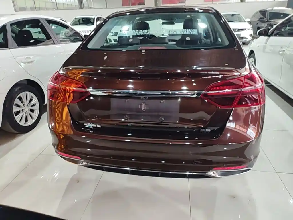 Geely Emgrand 2021