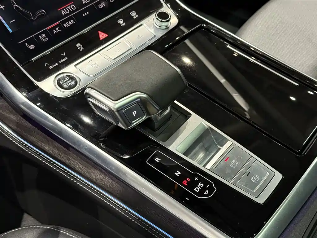 Audi Q8 2025 — фото 11