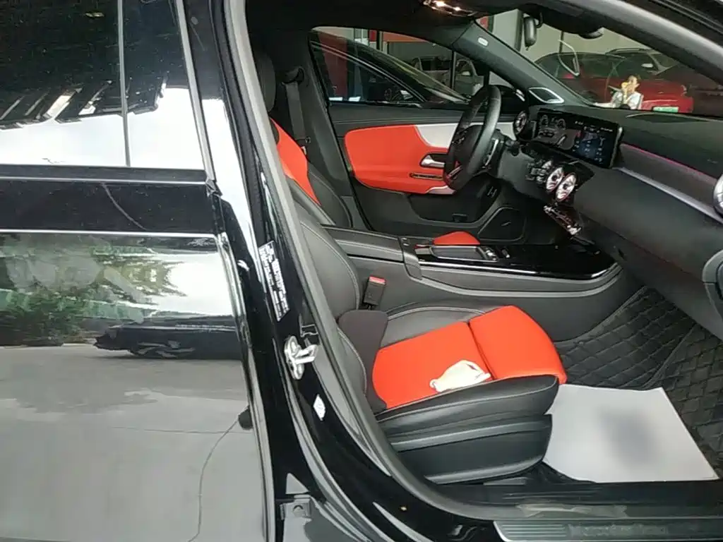 Mercedes-Benz A-Class AMG 2025 — фото 25