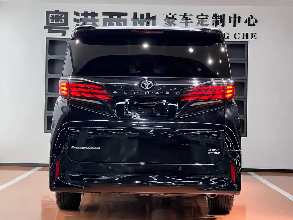 Toyota Alphard 2024 — фото 6