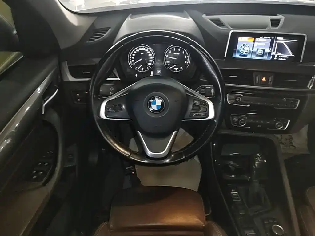 BMW X1 2018 — фото 11