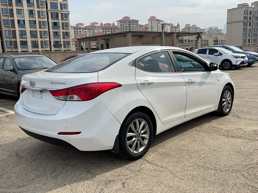 Hyundai Elantra Langdong 2015