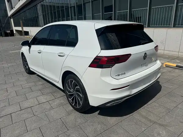 Volkswagen Golf 2023