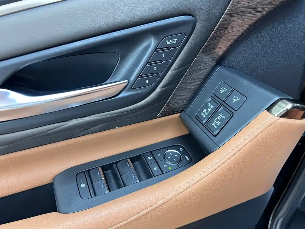 Toyota Alphard 2024 — фото 16