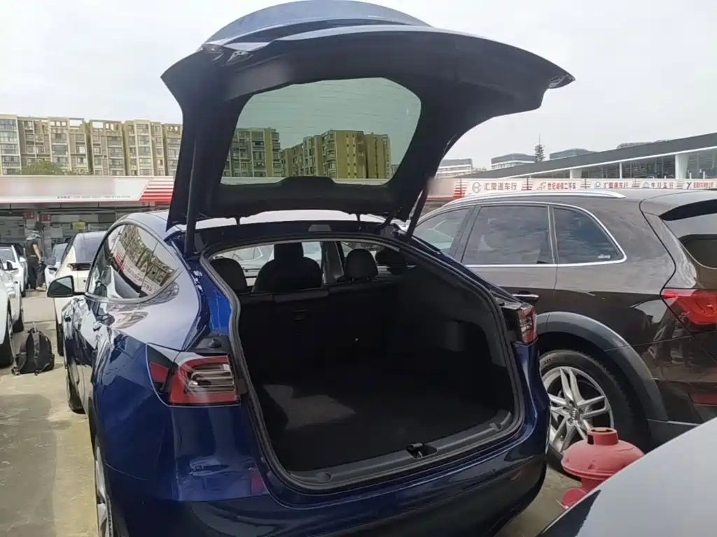 Tesla Model Y 2022 — фото 19