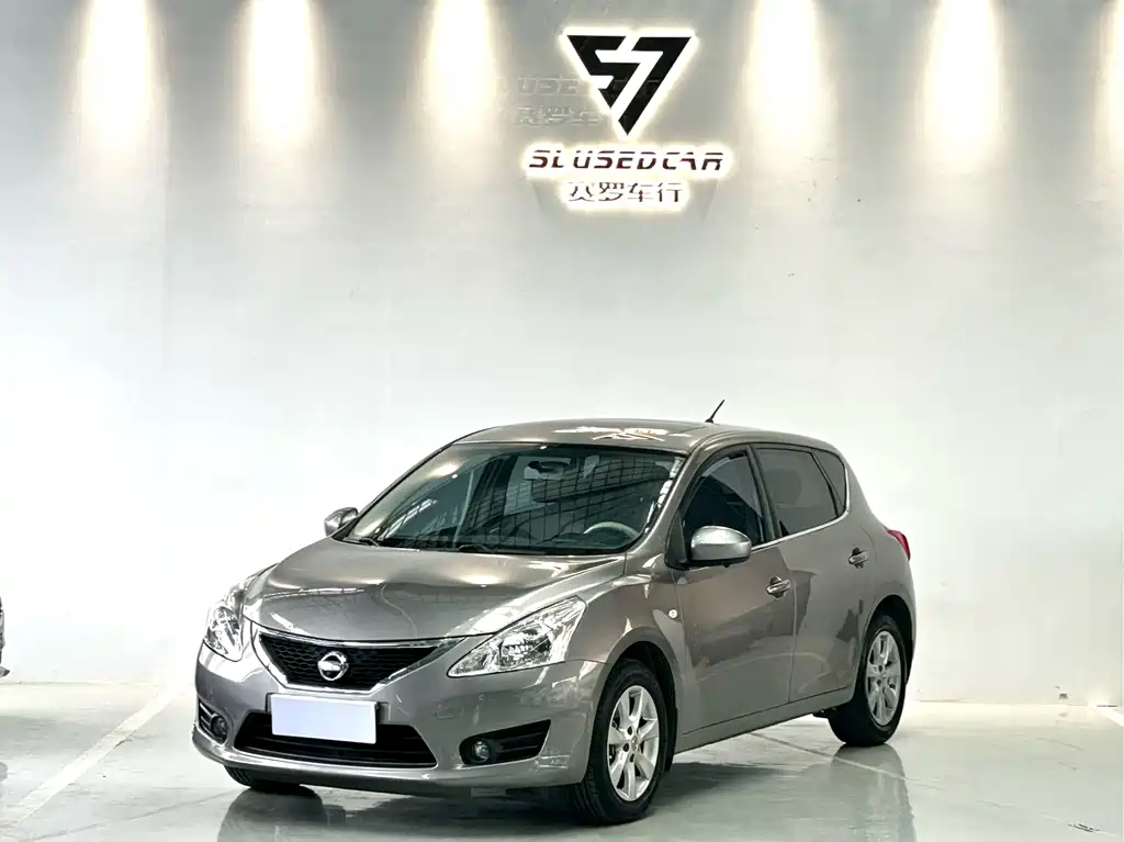 Nissan Tiida 2014