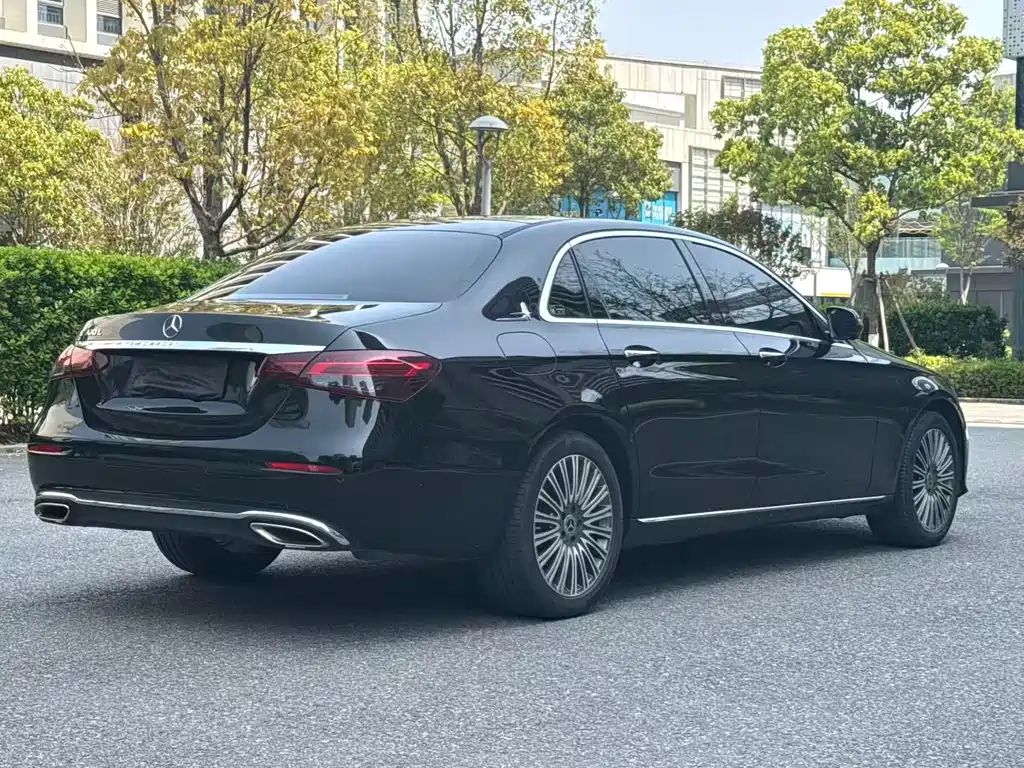 Mercedes-Benz E-Class 2022 — фото 14