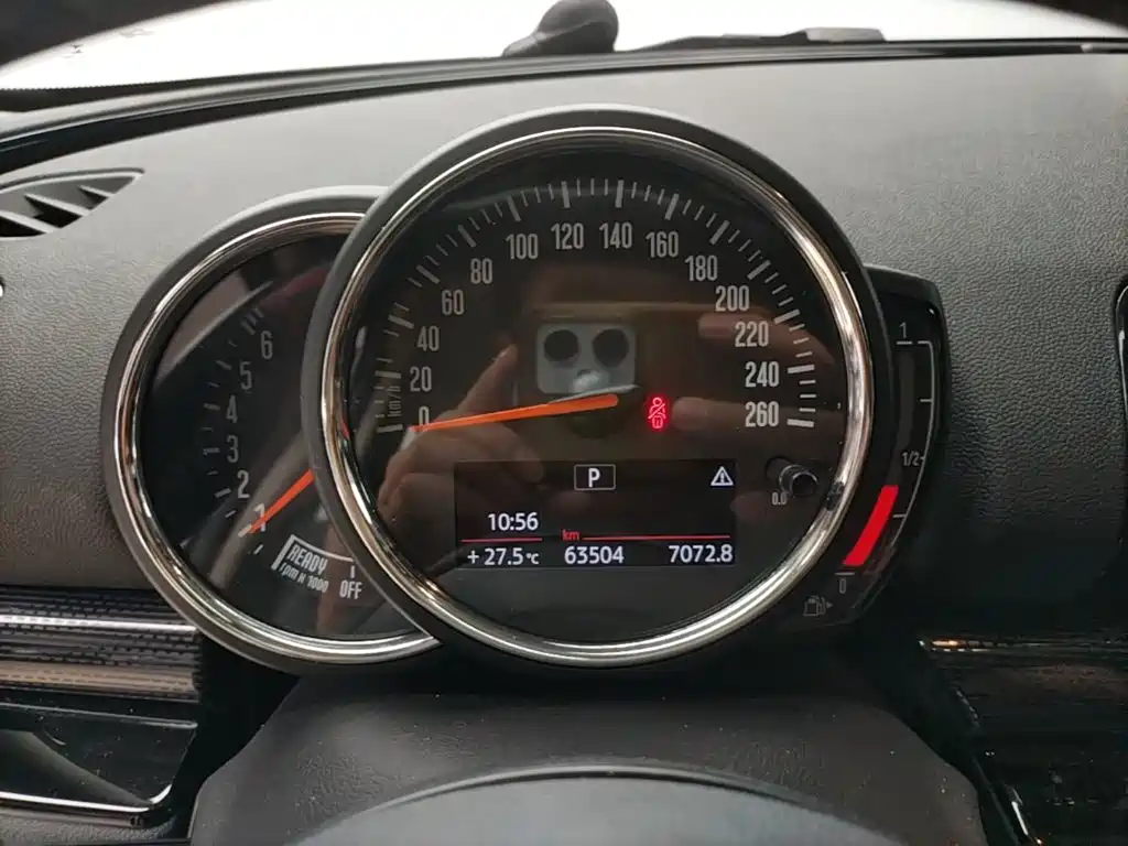 MINI Clubman 2018 — фото 12