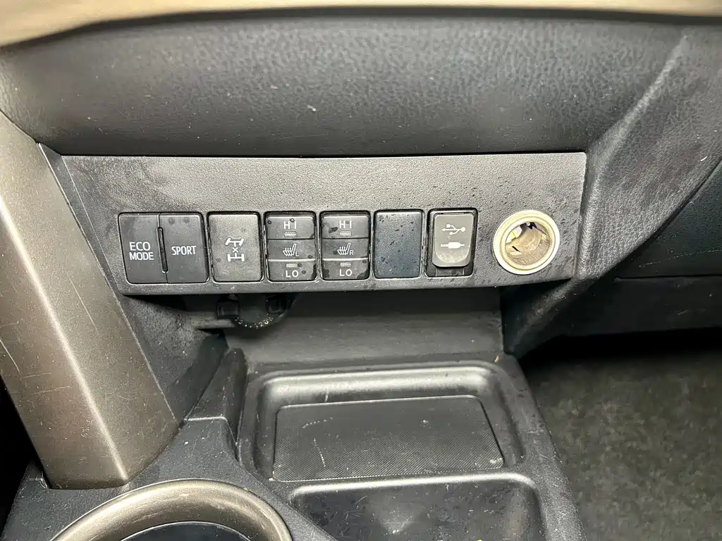 Toyota RAV4 2016 — фото 18