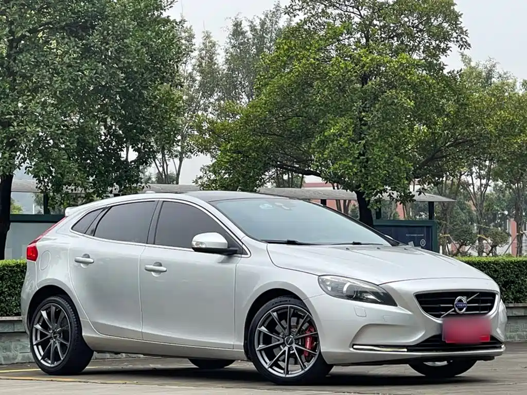 Volvo V40 2016 — фото 24