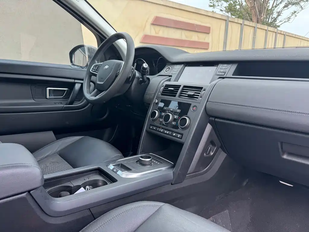 Land Rover Discovery Sport 2018 — фото 18