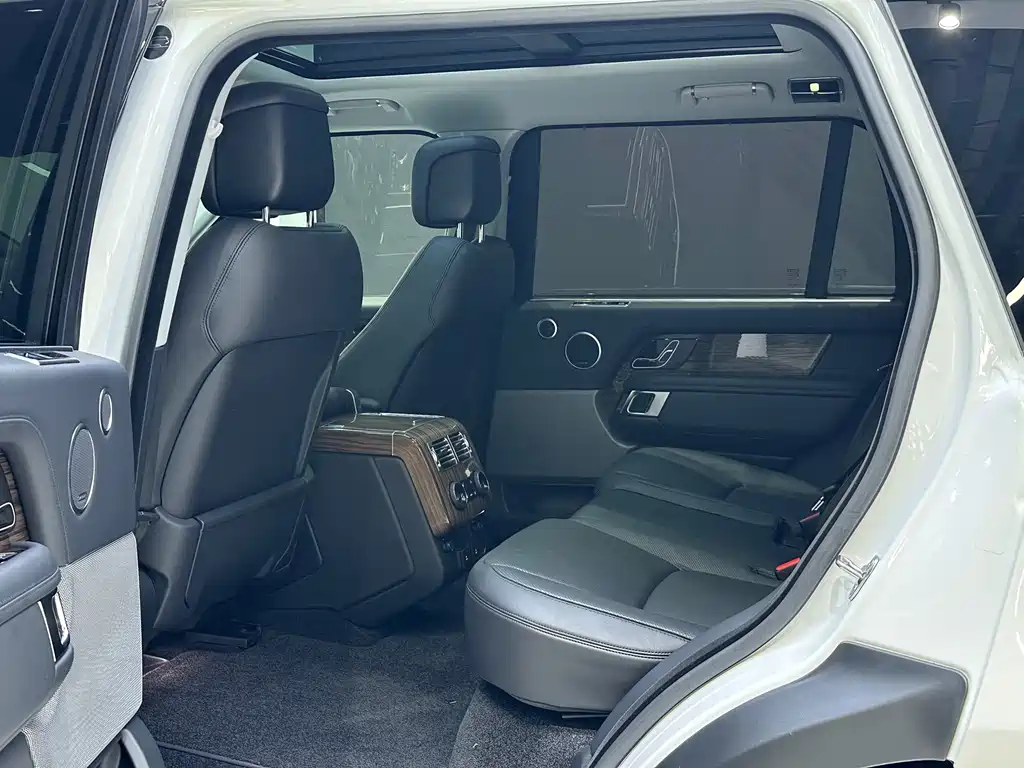 Land Rover Range Rover 2018 — фото 12