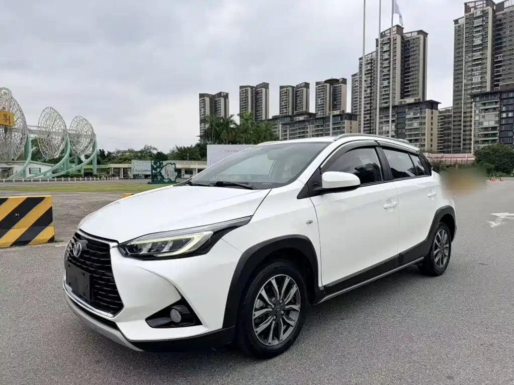 Toyota Yaris L 2021