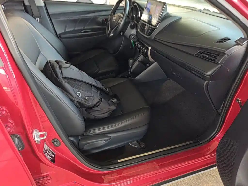 Toyota Yaris L 2022 — фото 25