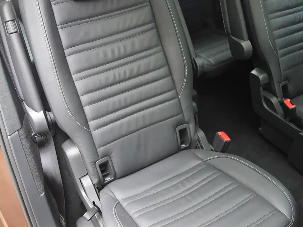 Volkswagen Touran 2017 — фото 13