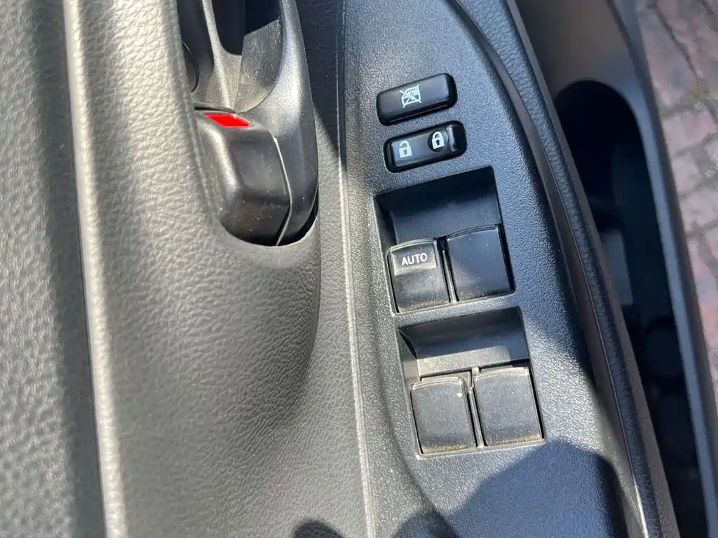 Toyota Yaris L 2022 — фото 13