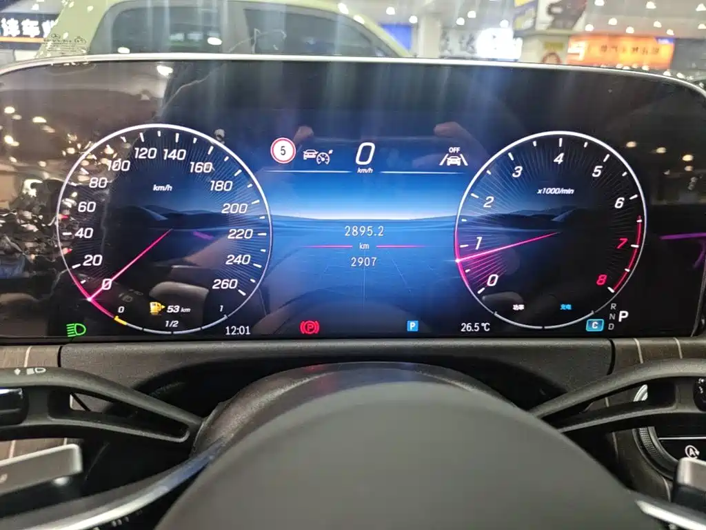 Mercedes-Benz E-Class 2025 — фото 12