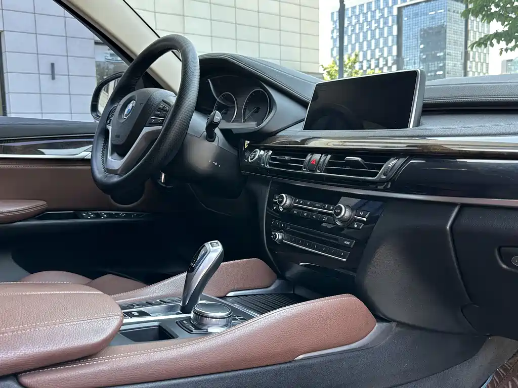 BMW X6 2018 — фото 13