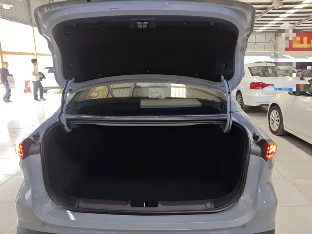 Geely Galaxy L6 2025 — фото 19