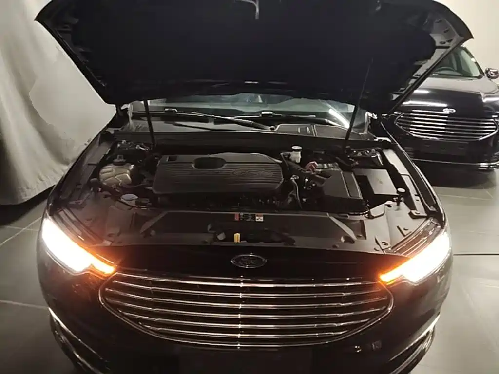 Ford Taurus 2022 — фото 20