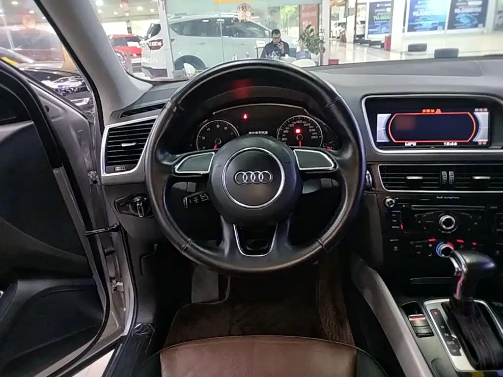 Audi Q5 2016 — фото 11