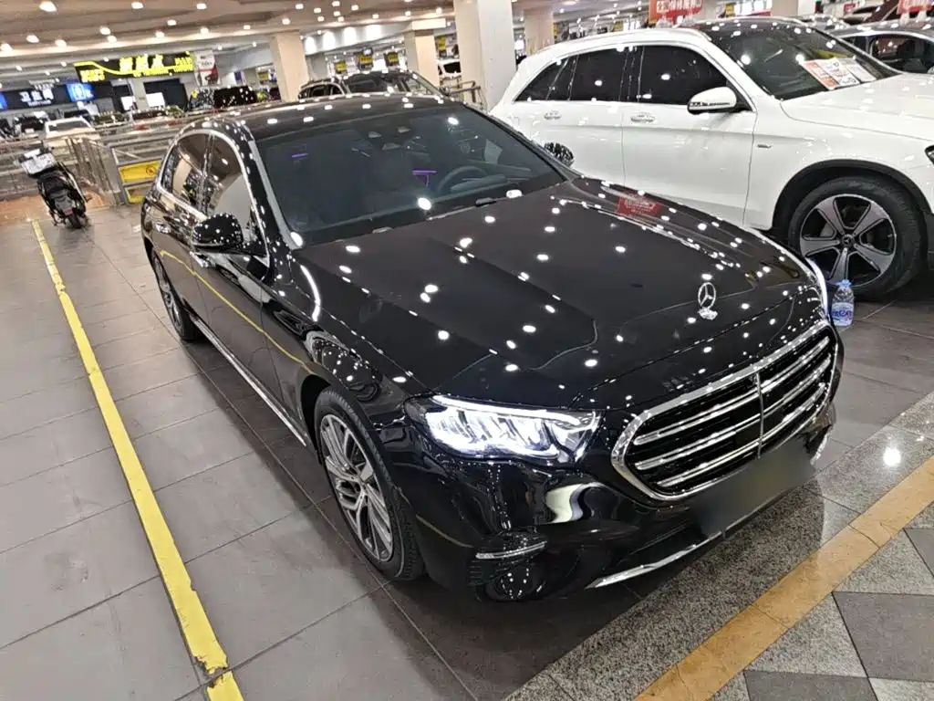 Mercedes-Benz E-Class 2025 — фото 4