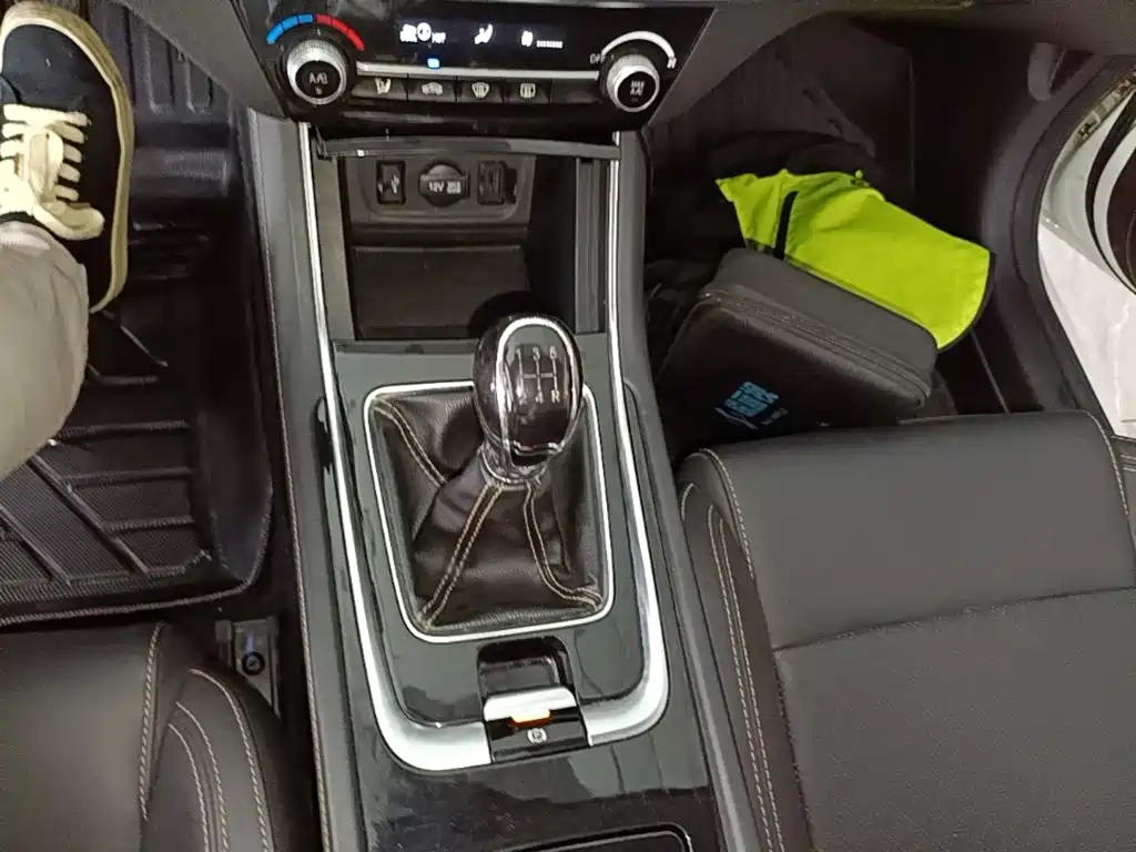 Changan Eado 2018 — фото 10