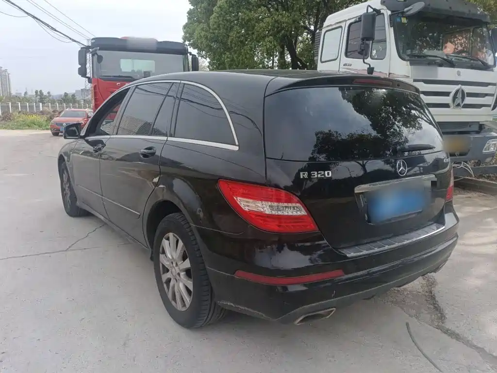 Mercedes-Benz R-Class 2018 — фото 23