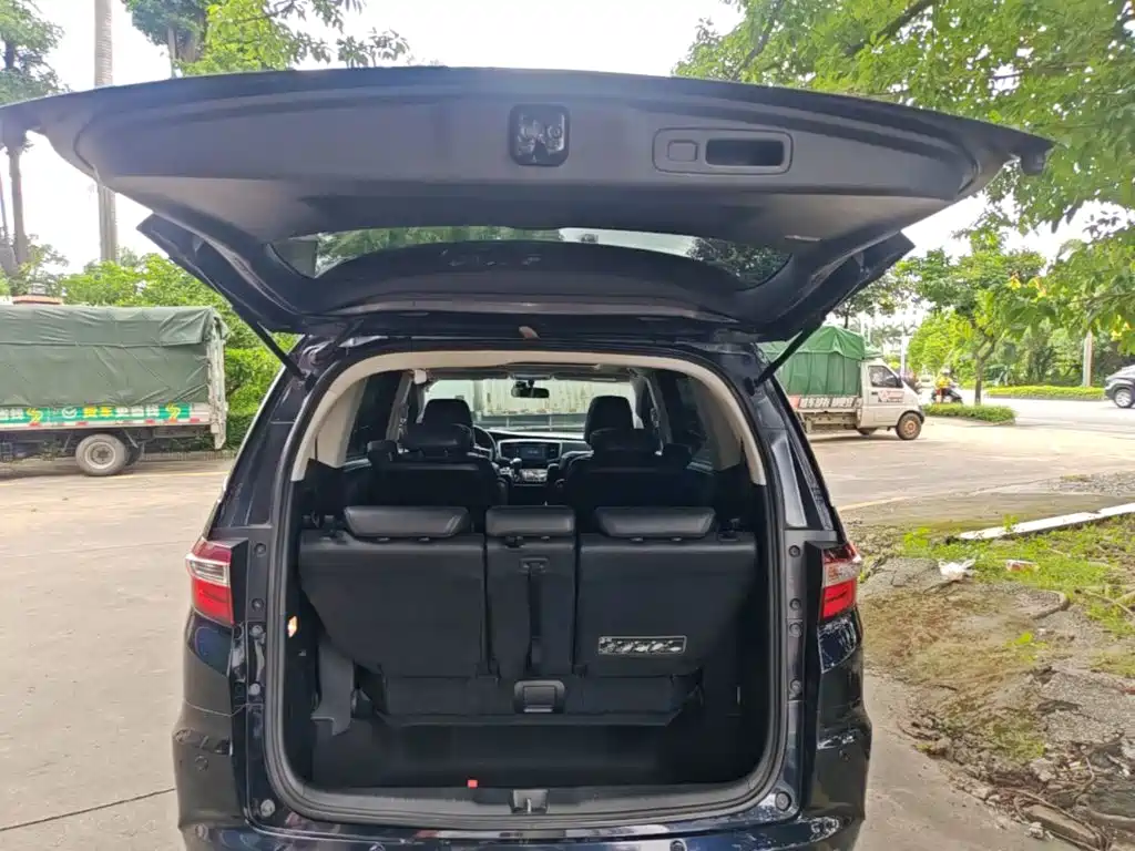 Honda Odyssey 2016 — фото 19